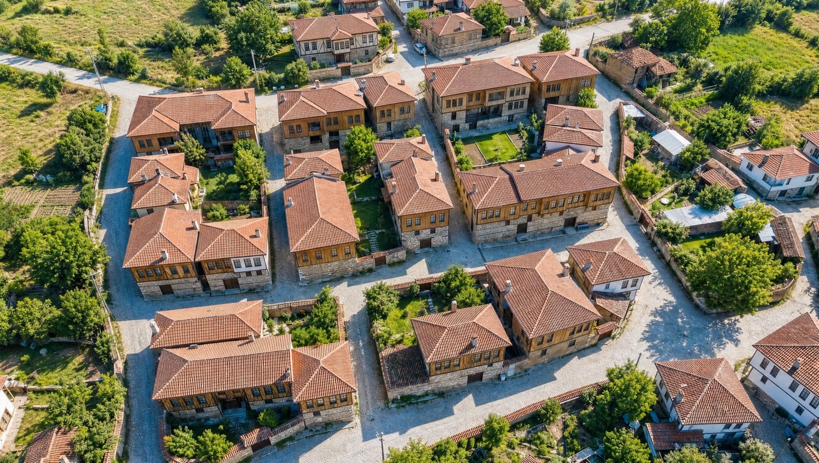 Tarihi Evler
Yeni Sahiplerini Bekliyor